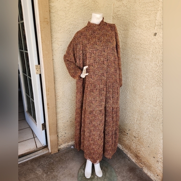 NEW LION COLLECTION DRESS‎ - Picture 8 of 13